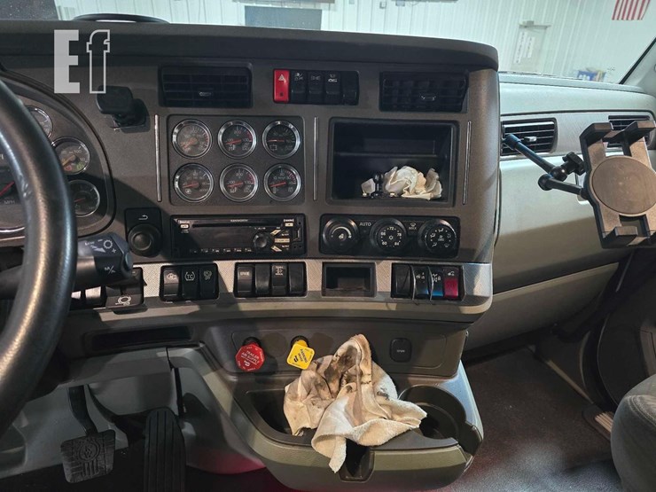 2019-kenworth-t680-image-13