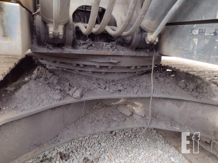 2015-volvo-ec220e-lr-image-24