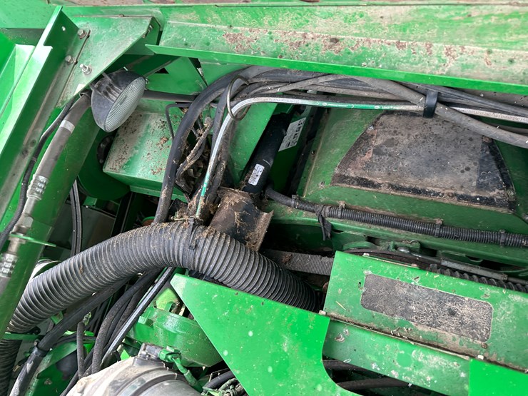 #38409-•-2014-john-deere-s680s-prwd-combine-image-68