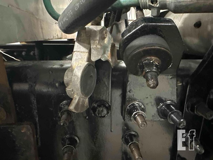 2009-mack-granite-gu713-image-34