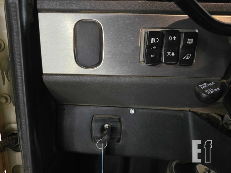 2013-caterpillar-ct660s-image-16