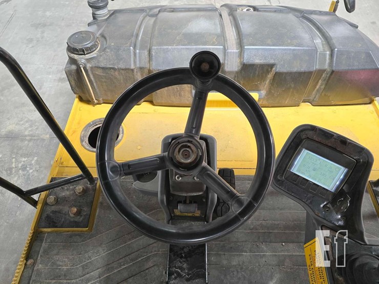 2016-caterpillar-cw34-image-11