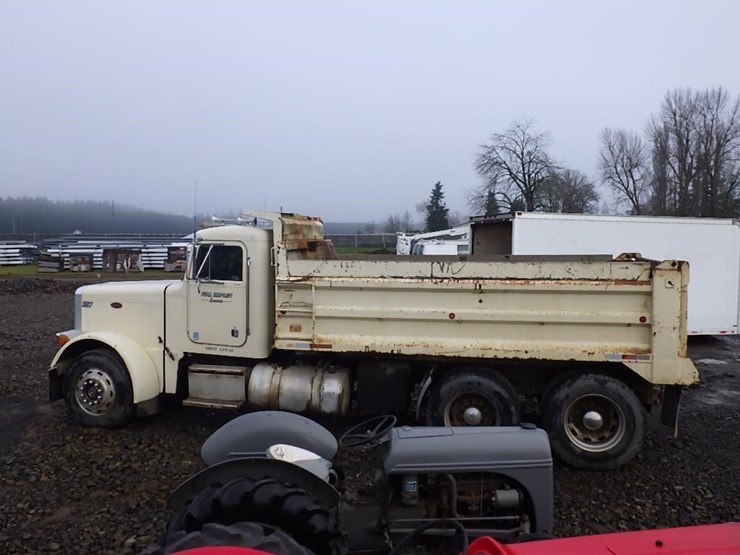 1990-peterbilt-379-image-8