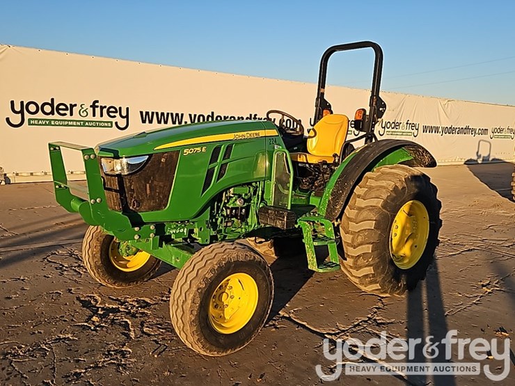 2024-john-deere-5075e-image-1