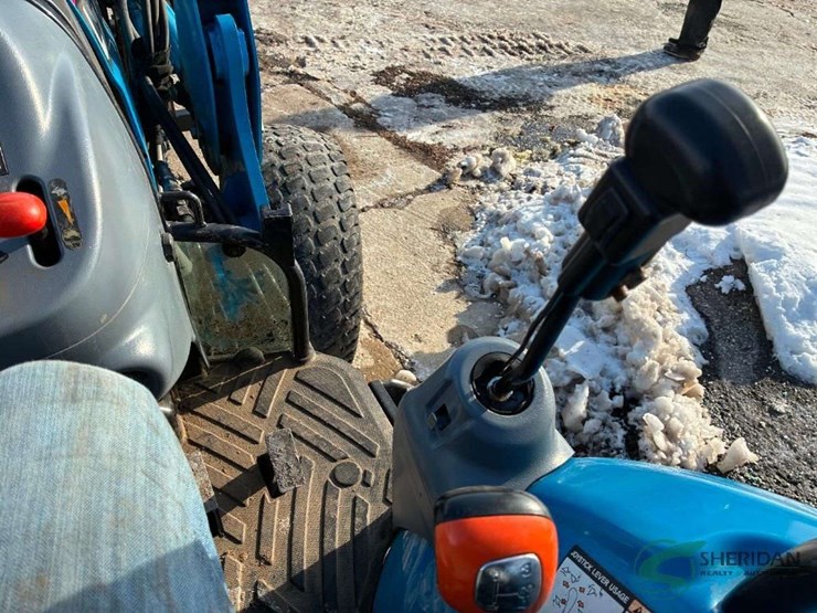 ls-xr4755h-loader-tractor-showing-3660-hours-image-26