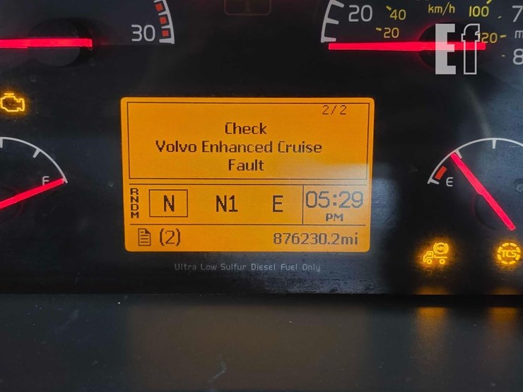 2017-volvo-vnl42300-image-12