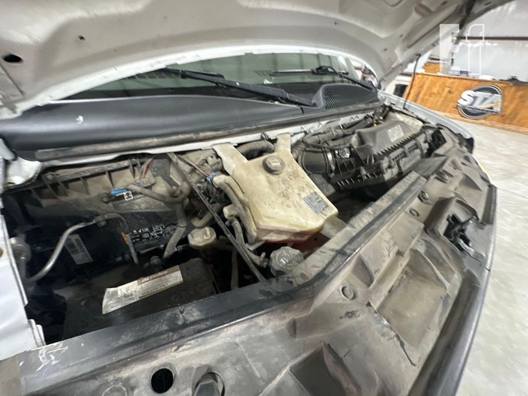 2018-chevrolet-express-2500-image-20