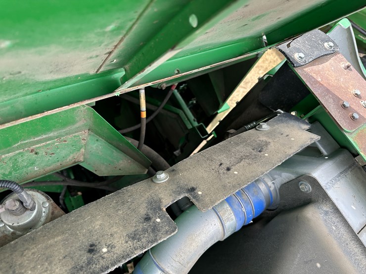 #38409-•-2014-john-deere-s680s-prwd-combine-image-67