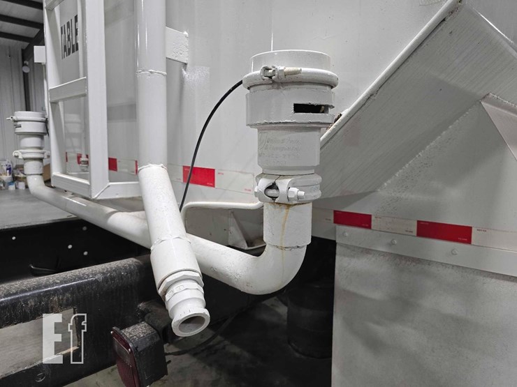 2004-international-durastar-4300-image-13