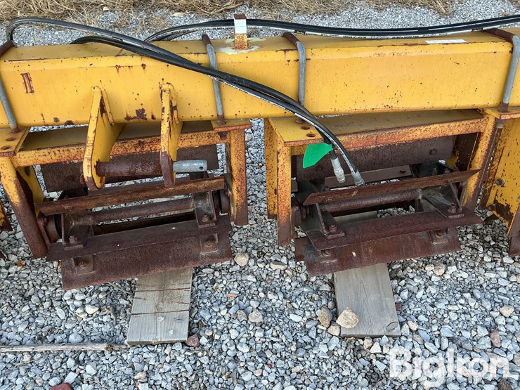 buffalo-51011630-mounted-16-row-stalk-chopper-image-12