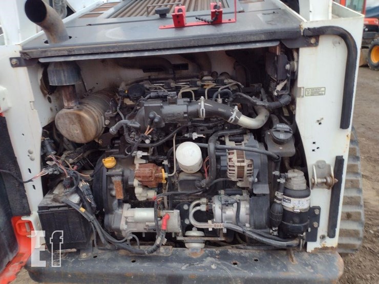 2017-bobcat-t740-image-37