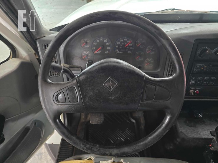 2007-international-7600-image-21