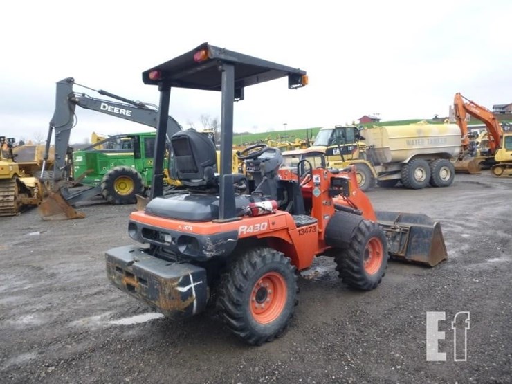 2019-kubota-r430-image-26