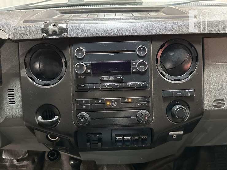 2015-ford-f550-image-17