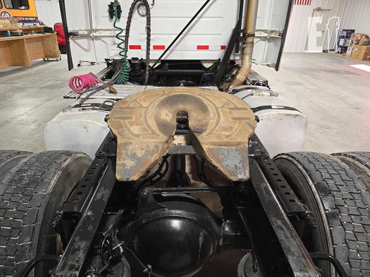 2019-volvo-vnr42t300-image-9