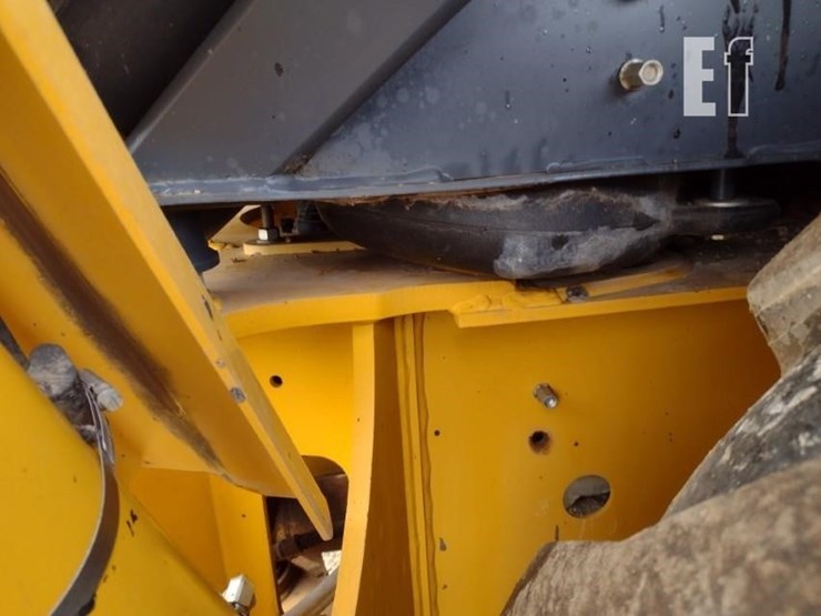 2019-deere-310sl-image-25