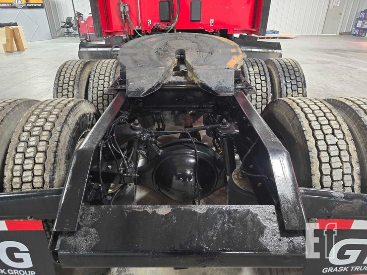 2020-kenworth-t680-image-28