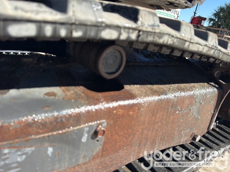 2020-bobcat-e26-image-24