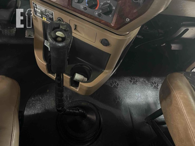 2012-mack-granite-gu813-image-14