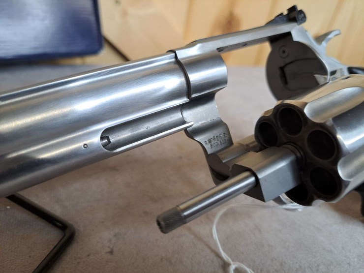 smith-&-wesson-model-629-classic-.44-magnum-da-revolver-image-8