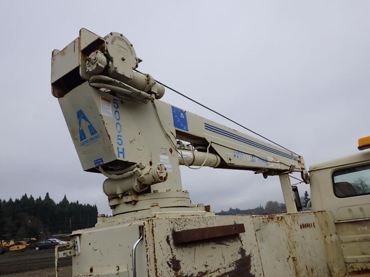 1991-international-4700-image-17