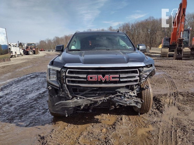 2022-gmc-yukon-slt-image-2