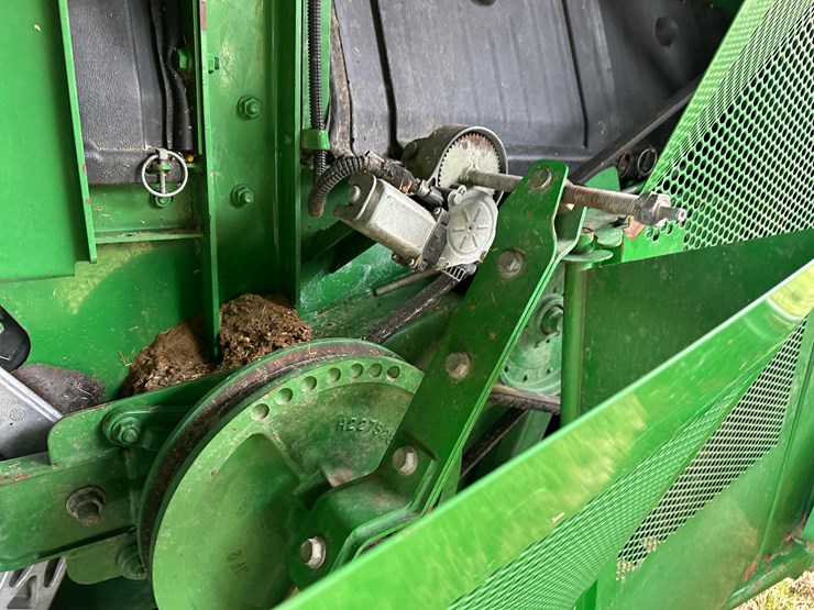 #38409-•-2014-john-deere-s680s-prwd-combine-image-56