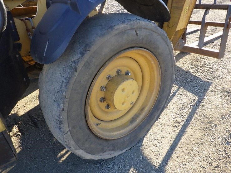 caterpillar-th560b-image-46