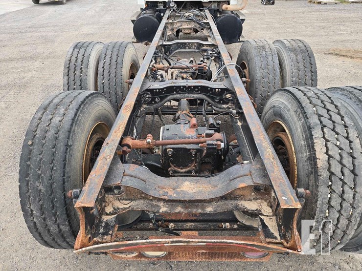 2007-mack-granite-cv713-image-16