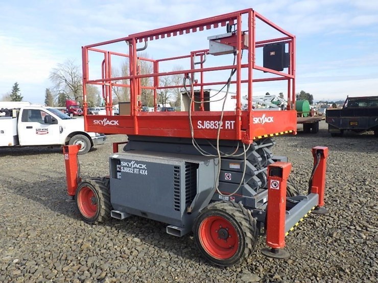 skyjack-sj6832rt-image-3