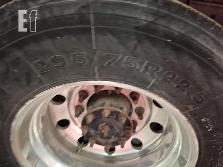 2014-freightliner-business-class-m2-106-image-29