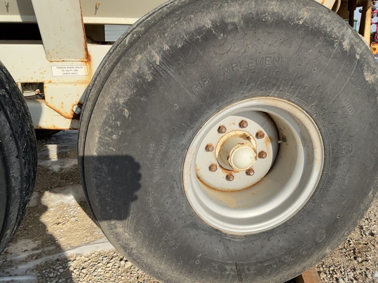 loftness-fs800-fertilizer-spreader-image-19