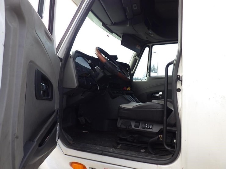 2016-international-prostar-image-35