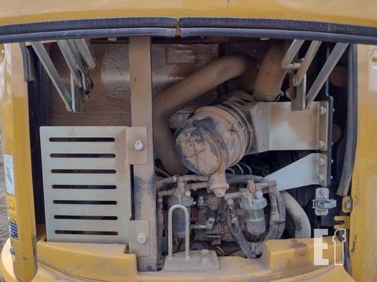 2022-deere-26g-image-44