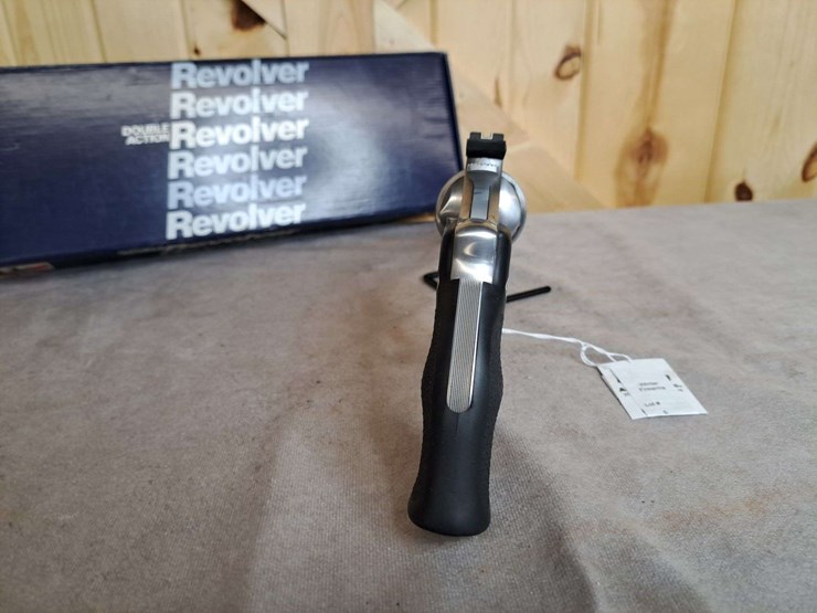 smith-&-wesson-model-629-classic-.44-magnum-da-revolver-image-11