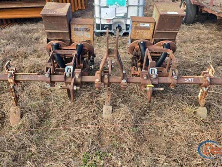 burch-2-row-planter,-s/n-114268-image-4