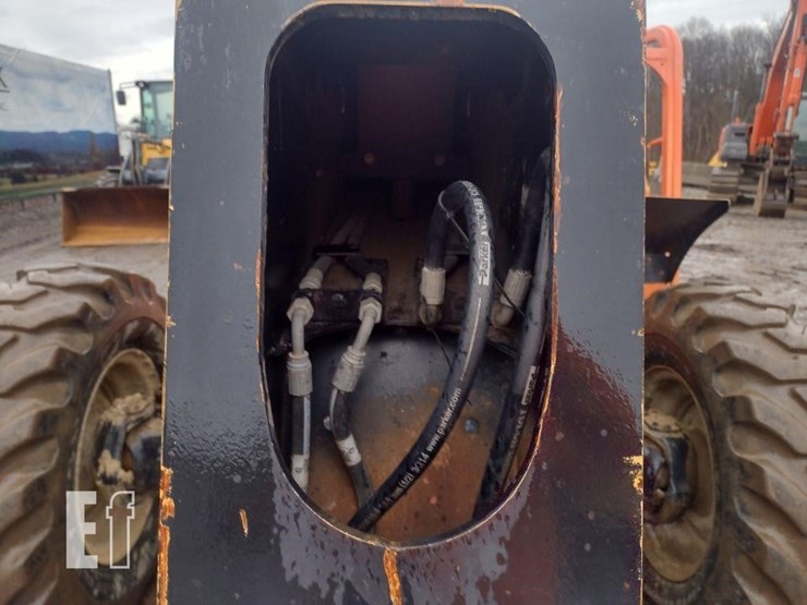 2005-jlg-g9-43a-image-15