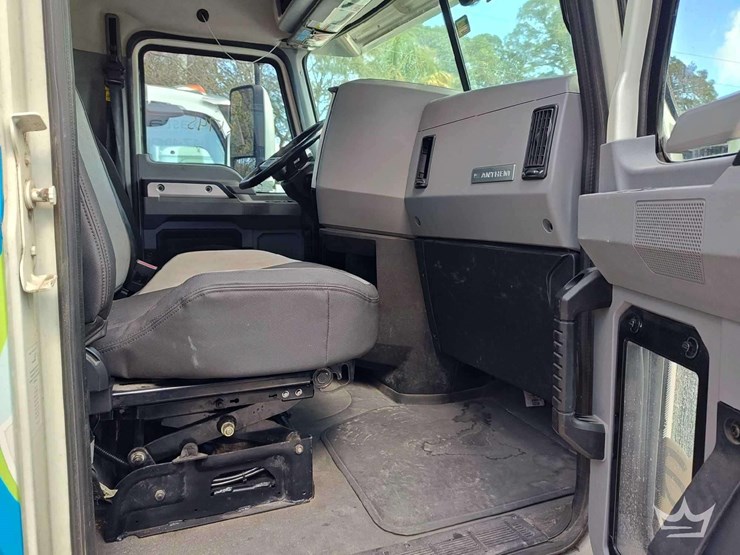 2020-mack-anthem-t/a-wet-kit-day-cab-truck-tractor-image-21