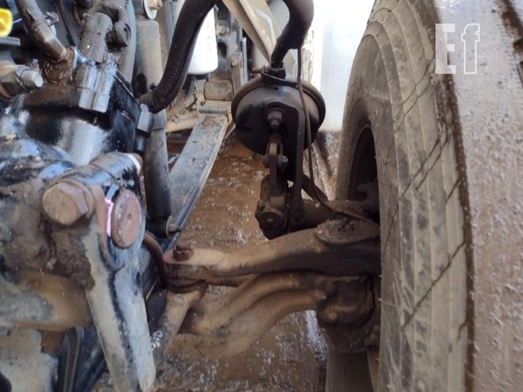 2008-peterbilt-365-image-25