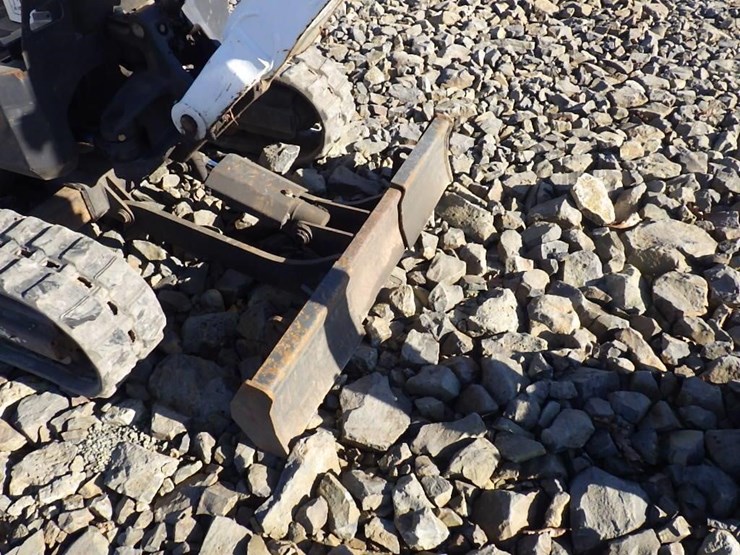 2021-bobcat-e10-image-24