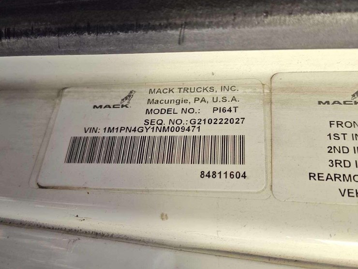 2022-mack-pinnacle-t/a-wet-kit-day-cab-truck-tractor-image-6