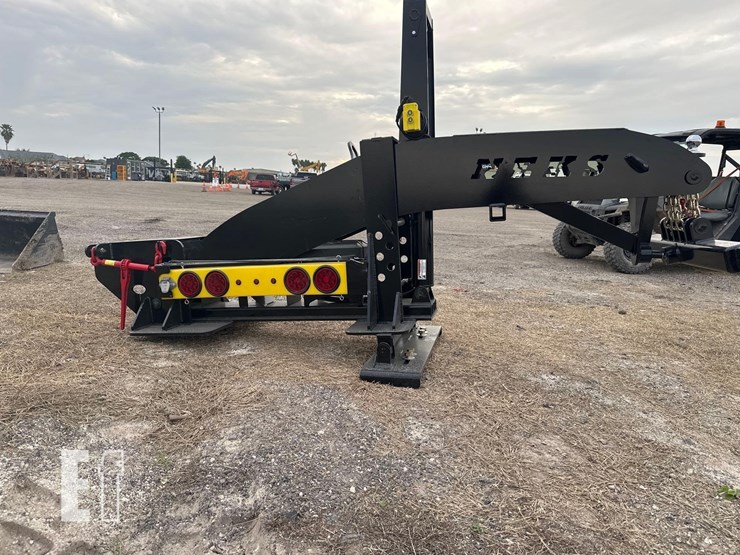 2025-neks-fifth-wheel-wrecker-attachment-image-1