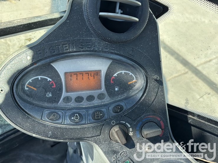 2020-bobcat-e26-image-37