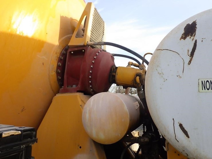 2001-peterbilt-357-image-20