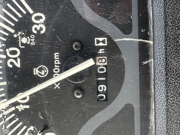 new-holland-tc21-image-3