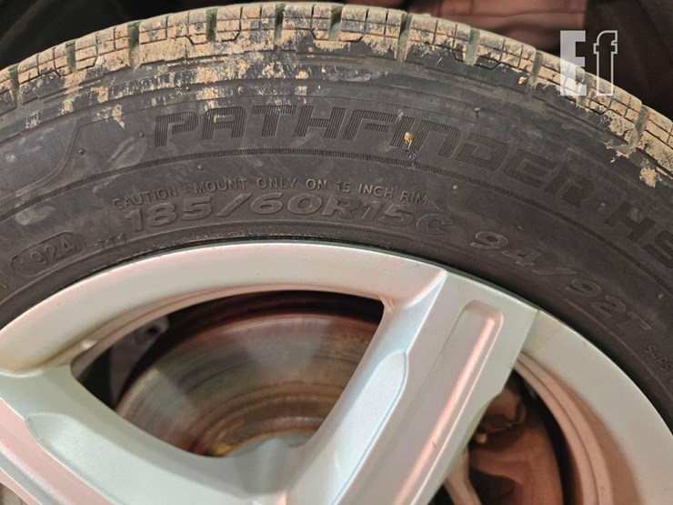 2014-nissan-nv200-image-24