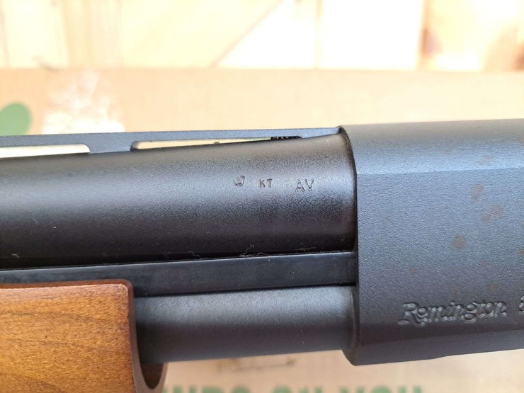 remington-model-870-express-super-magnum-12-gauge-pump-shotgun-image-8