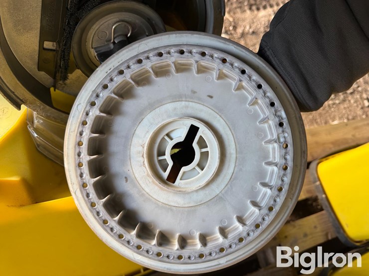 john-deere-max-emerge-planter-boxes-w/precision-planting-seed-units-image-20