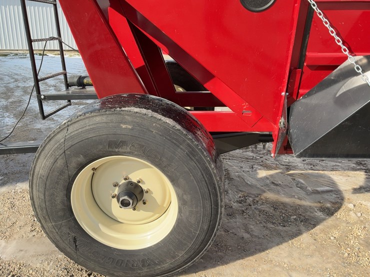 j&m-555-gravity-wagon-image-17