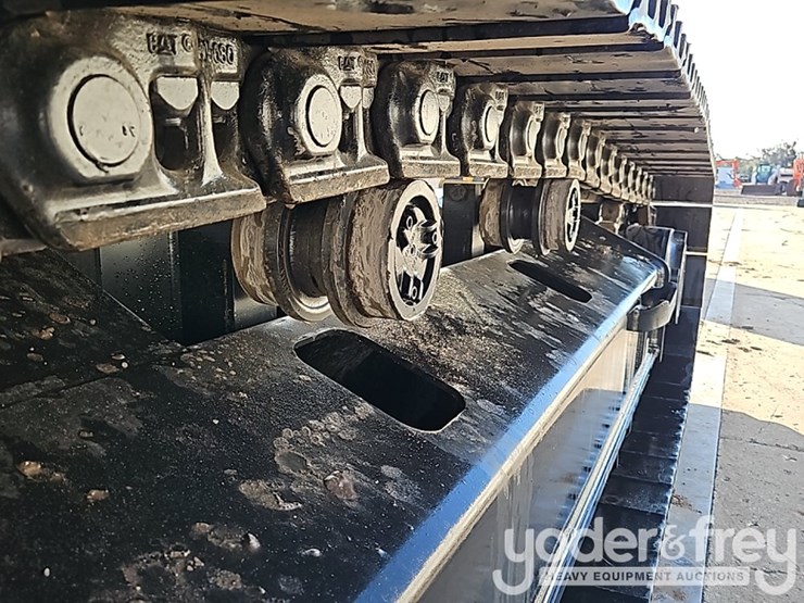 2023-caterpillar-340-image-9